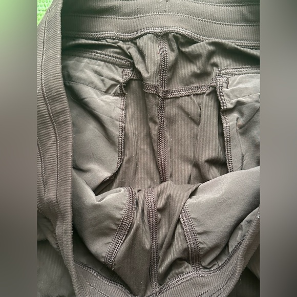Lululemon Dance Studio Mid Rise cargo pants size L - Picture 4 of 9